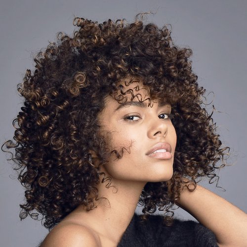 Tina Kunakey Elseve Extraordinary Oil hero