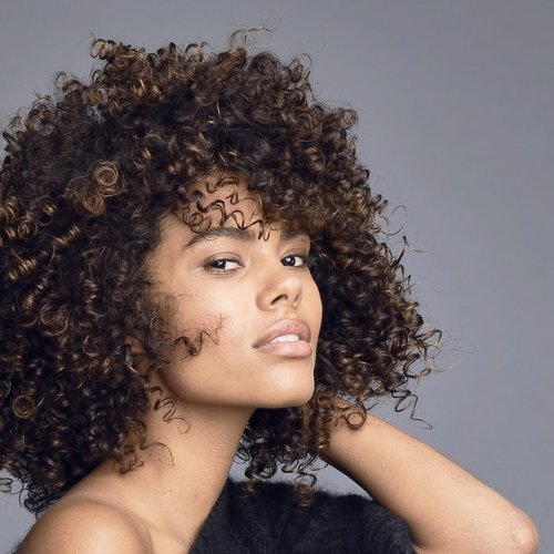 Tina Kunakey Elseve Extraordinary Oil hero